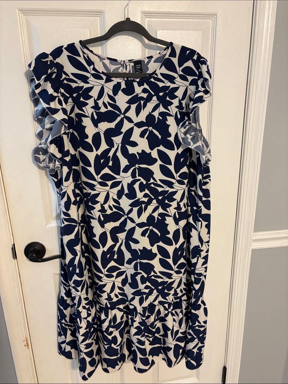 SHEIN Navy & White Floral Ruffle Sleeve Midi Dress (A26)